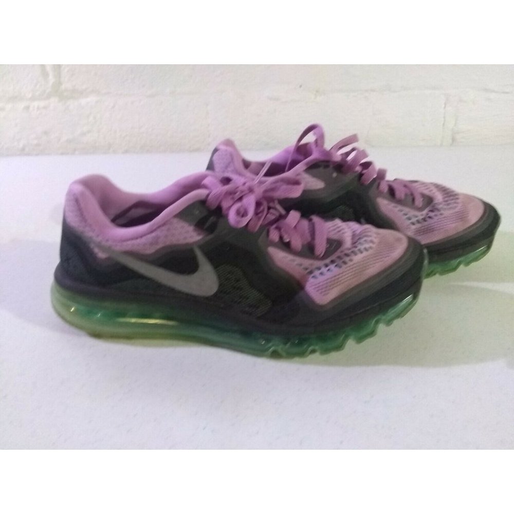 Womans Nike Airmax  Shoes 10 US